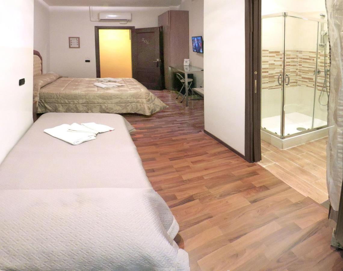 La Fiera Guesthouse Fiumicino Buitenkant foto