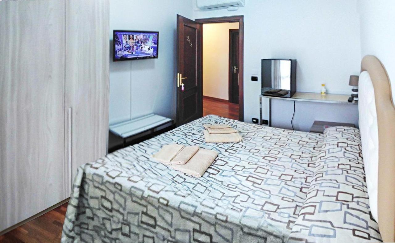 La Fiera Guesthouse Fiumicino Buitenkant foto