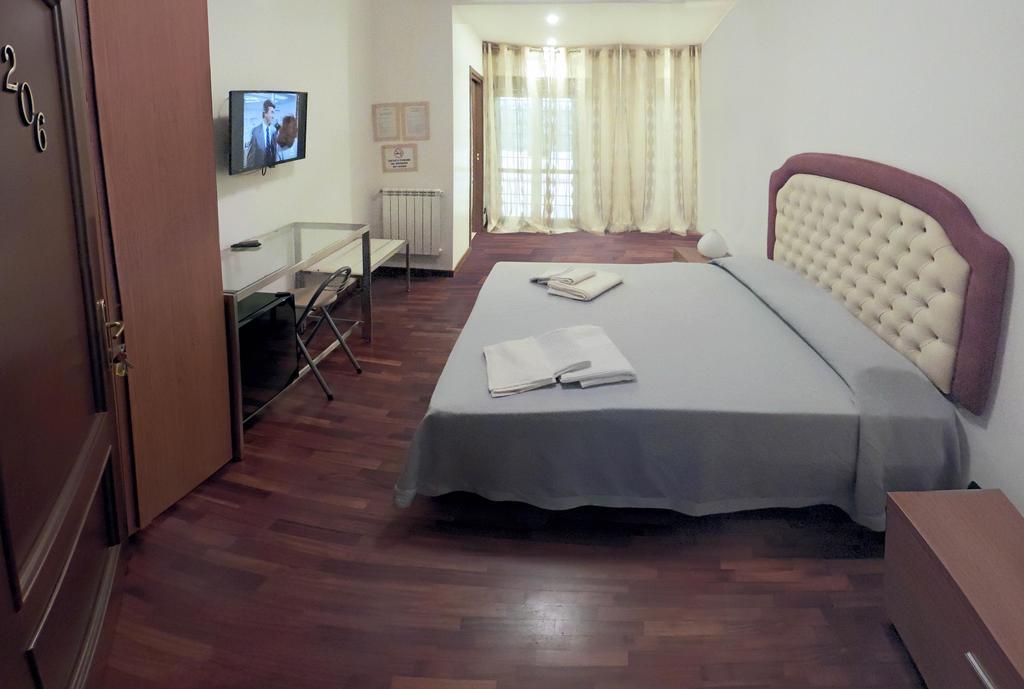 La Fiera Guesthouse Fiumicino Buitenkant foto